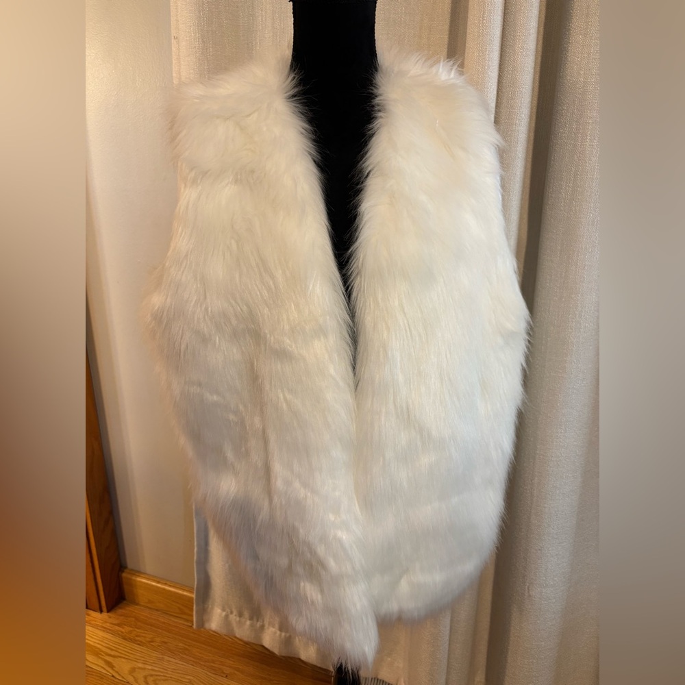 Time and Tru Elegant White Vest